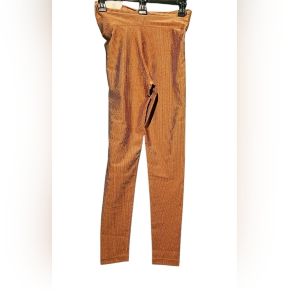 Aerie Offline Medium NWT Ribbed Copper 7/8 Legging Hi-Rise - Picture 2 of 4